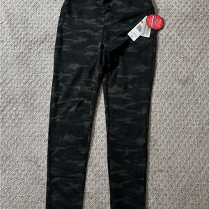 Women’s Camo Print Leggings